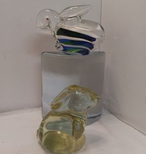 2 Paperweights Murano Blue & Clear, Green Glass Bunny Rabbits 4"x4.25 Collectibl